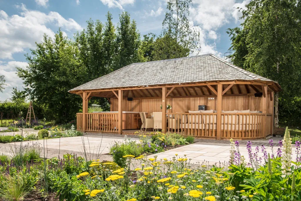 Pavillon de jardin, gazebo ou kiosque : faut-il une autorisation d'urbanisme en France ?