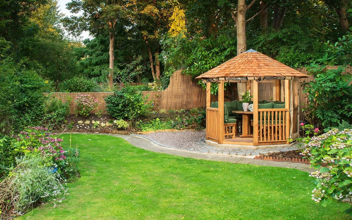 Crown Tudor dans un jardin